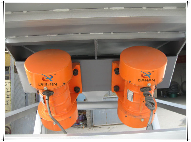 六層直線振動(dòng)篩的雙電機(jī) 六層直線振動(dòng)篩的雙電機(jī)